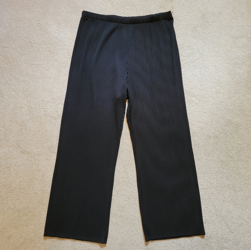Uniqlo Pleated Flowy Pants